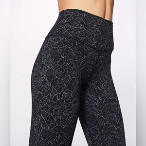 Lululemon Align Crop Legging
Lacescape Dark Cast Black & Pink